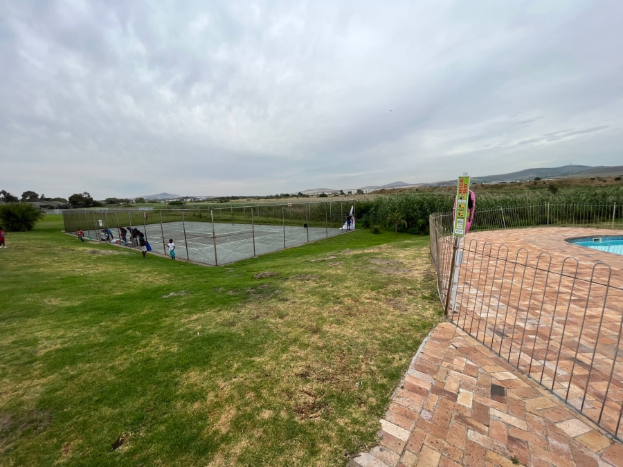 To Let 1 Bedroom Property for Rent in Table View Western Cape